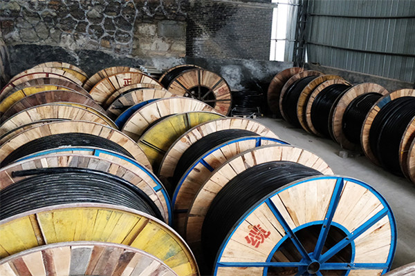 架空線路和電纜線路的優(yōu)缺點(diǎn)